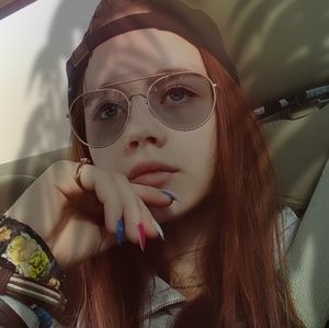 Meet your Posher, Stacy